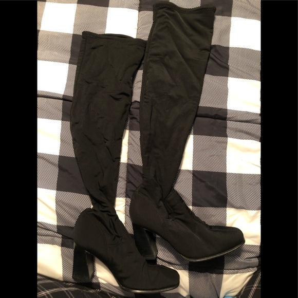 Knee high boots - Picture 1 of 5